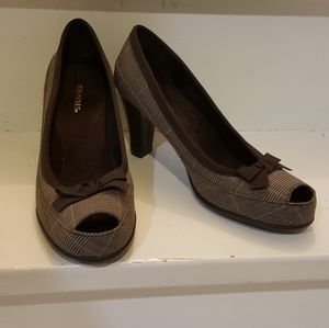 Brown Aerosoles pumps